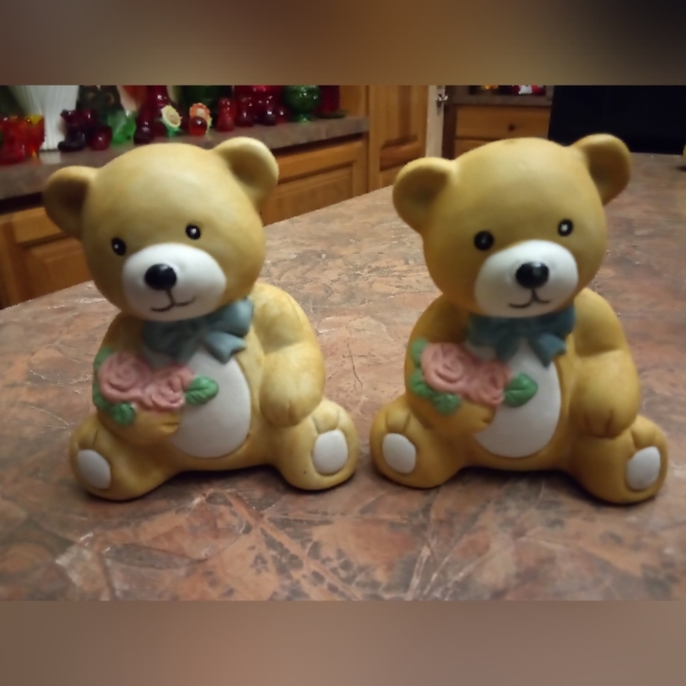 Vintage Ceramic Teddy Bear Salt & Pepper Shakers.
